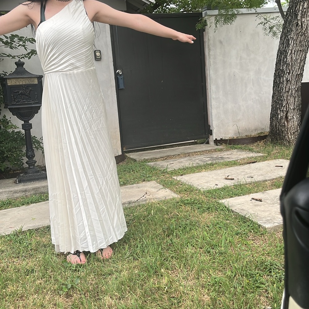 NWT Gorgeous Abercrombie and Fitch White Pleated Maxi Grecian Column Dress